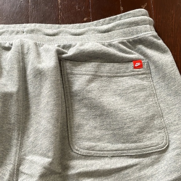 Men’s Nike Cotton Shorts With Drawstring And Pockets Large - Picture 13 of 16